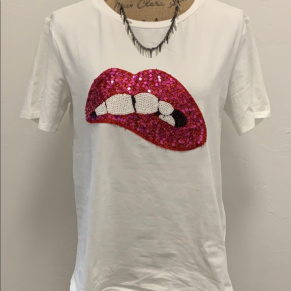 Sequin Lip Tee - Picture 7 of 7
